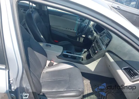 2017 Hyundai Sonata z USA, uszkodzony, nr VIN 5NPE24AF5HH507128